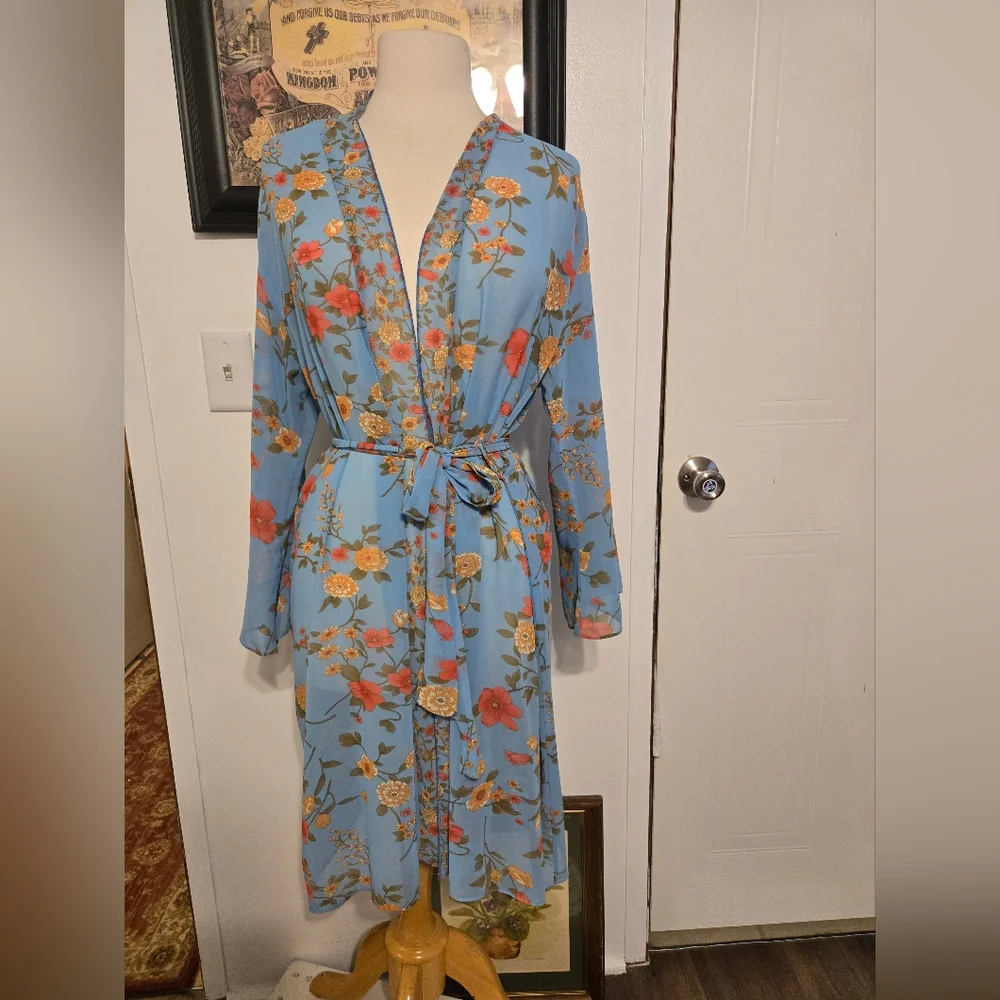 Josie:Floral Blue Robe. 40 - Picture 1 of 4